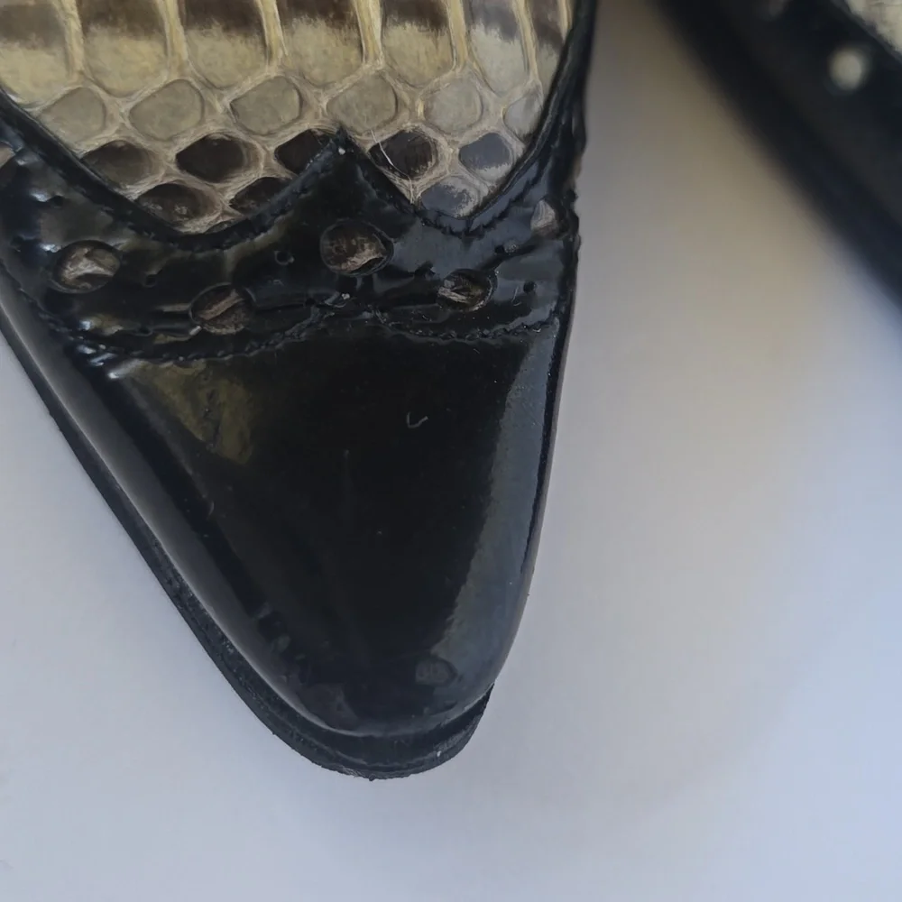 Manolo Blahnik Black Snakeskin Patent Leather Heels Pumps - Picture 16 of 16